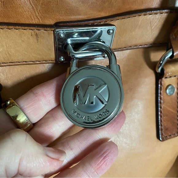 Michael Kors Hamilton Bag Intentionally Distressed Leather Silver Accents - Picture 2 of 10